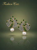 Emerald green pearlpeacock motif stud earing