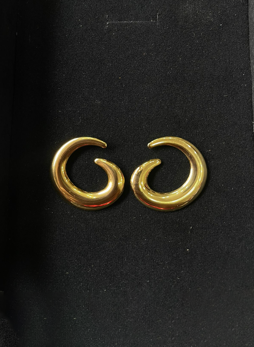 Stainless steel swirls
