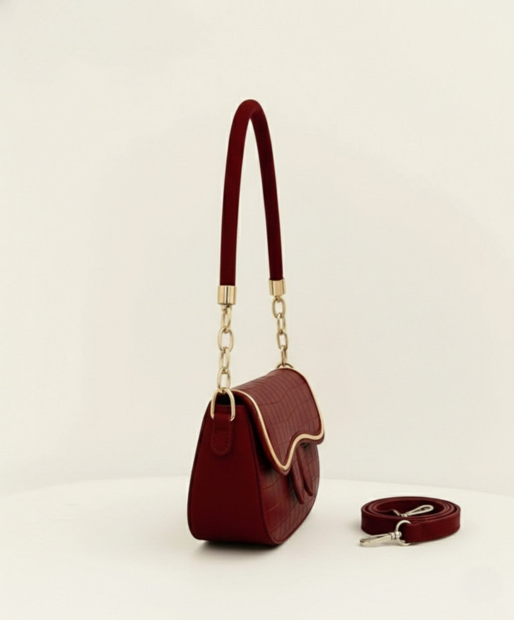 AURRA MAROON SHOULDER