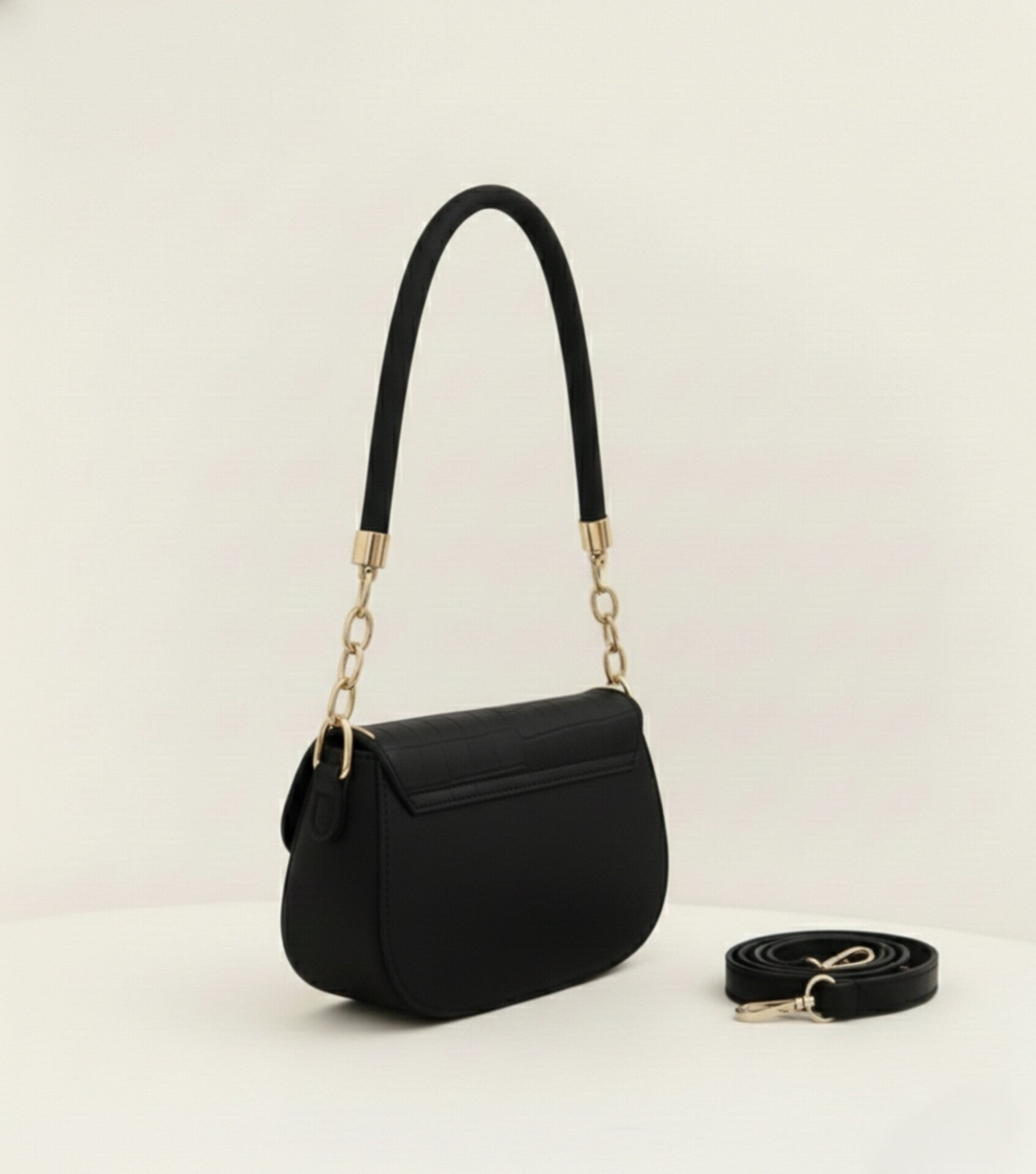 AURRA BLACK SHOULDER